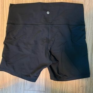 Lululemon wunder train adjustable waistband shorts